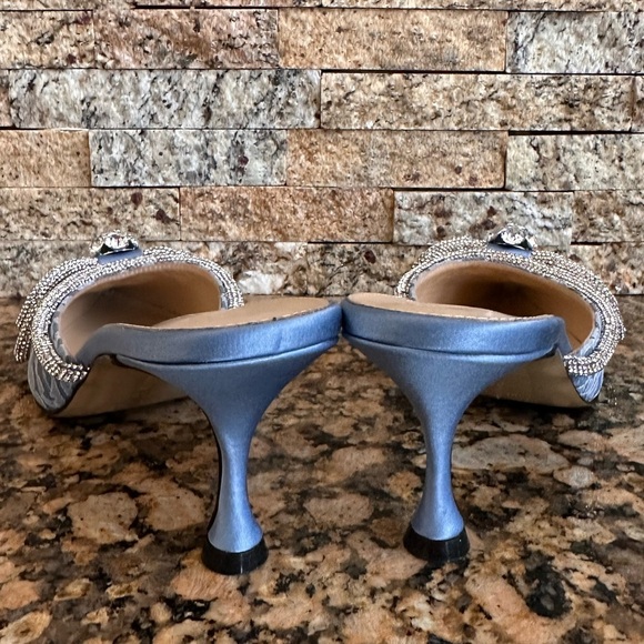 MACH & MACH Double Bow Floral Lace Pointed Toe Mule - Picture 9 of 13